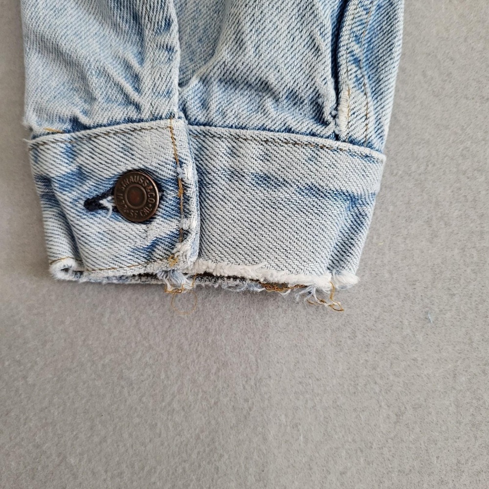 VTG Levi's Denim Blue Jean Trucker Jacket Made In USA Distressed Thrashed - Picture 12 of 13
